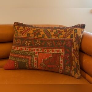 NWT Vintage Alanya Knotted Pillow-16x24